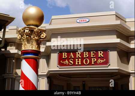 Salon de coiffure et salon de coiffure de la pole position à Walt Disney le Parc à Thème Magic Kingdom Central d'Orlando en Floride Banque D'Images