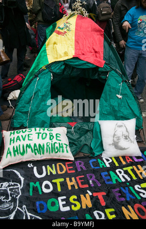 Londres - les manifestations du G20. Les manifestations pacifiques au Camp climatique qui a été mis en place à Bishopsgate. Banque D'Images