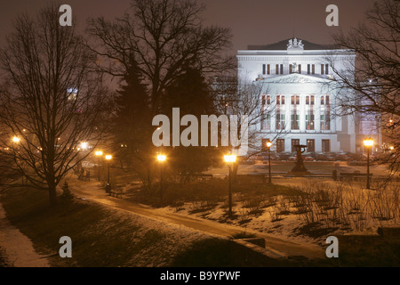 Opéra National de Lettonie maison la nuit, Riga, Lettonie. Banque D'Images