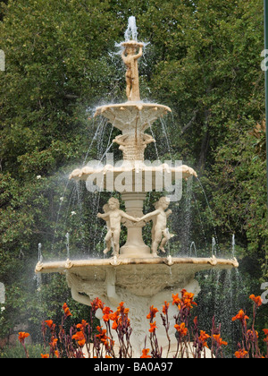 Fontaine DANS LES JARDINS CARLTON MELBOURNE AUSTRALIE VICTORIA Banque D'Images