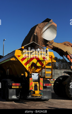 Grincer le sable est chargé sur un camion à Shoreham Harbour propagation Banque D'Images