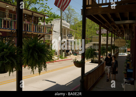 L'historique de l'architecture en brique et pierre de Eureka Springs, Arkansas, en fait une destination touristique unique. Banque D'Images