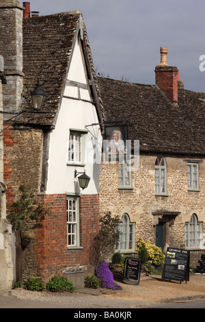 Le George Inn, Lacock, Wiltshire, England, UK Banque D'Images