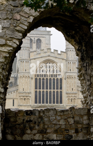 Cathédrale Vue de Rochester Castle. Banque D'Images