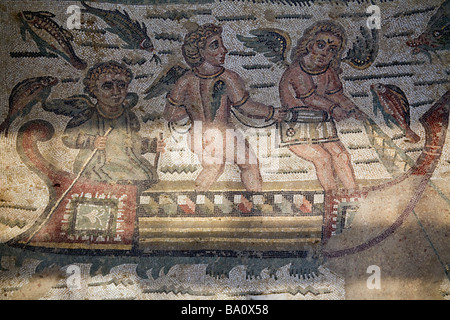 Cupids mosaïque pêche Villa Romana del Casale 4e siècle près de Piazza Armerina Sicile Italie Europe EU Banque D'Images