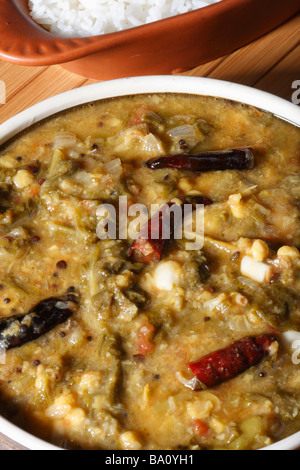 Akukura pappu est un plat végétarien qui est fait à partir d'Bengale gramme dal et feuilles vertes comme Panir aux épinards, épinards, le methi Banque D'Images