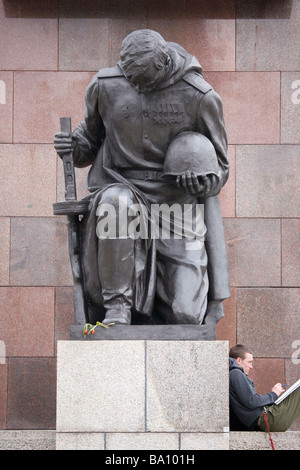 Mémorial soviétique, parc de Treptow, Berlin, Allemagne Banque D'Images