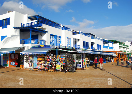 Promenade de la plage, Playa Blanca, Lanzarote, îles Canaries, Espagne Banque D'Images