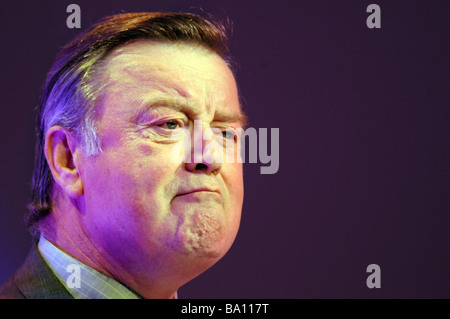 Kenneth Clarke MP (Ministre de l'ombre pour les entreprises) parle à la conférence annuelle de l'FSB, Celtic Manor, au Pays de Galles Banque D'Images