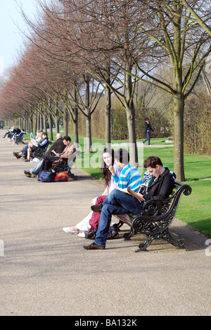 Regents Park Londres dimanche après-midi de printemps soleil Banque D'Images