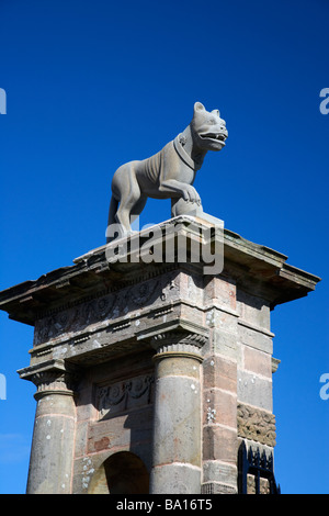 Pierre qui vient d'once au Lions Gate portes de downhill demesne le comté de Londonderry derry en Irlande du Nord Banque D'Images