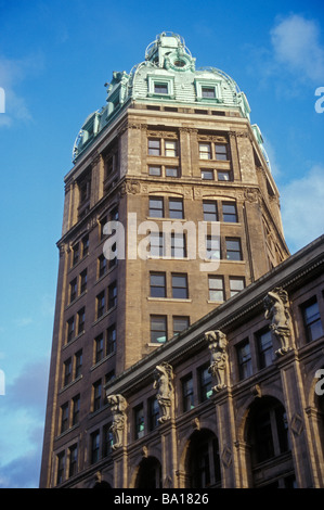 La tour de 17 étages de construction Sun Beaux-Arts sur Pender Street dans le centre-ville de Vancouver, BC, Canada Banque D'Images