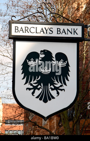 Une ancienne banque Barclays sign à l'entrée arrière de la Barclays Bank à Richmond upon Thames, London, UK. Banque D'Images