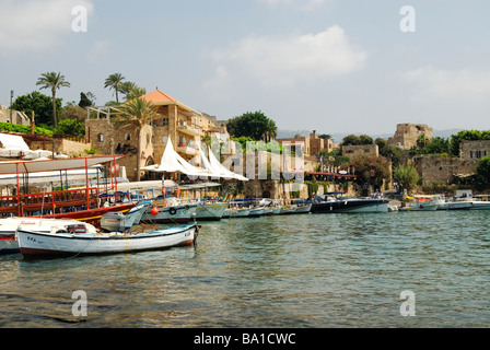 Bateaux amarrés au port de Byblos Liban Moyen-Orient Asie Banque D'Images