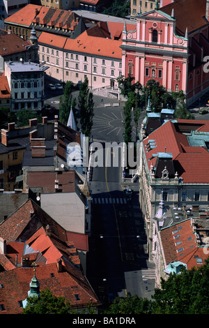 Slovénie, Ljubljana, place Presernov et la ville vue du château Banque D'Images