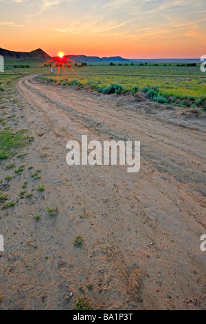 Les terres agricoles dans les Big Muddy Badlands au coucher du soleil du sud de la Saskatchewan Canada Banque D'Images