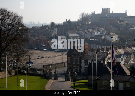 Depuis St Patricks cathédrale catholique romaine vers St Patricks Church of Ireland cathédrale protestante à Armagh City Banque D'Images