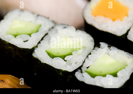 Rouleaux de sushi japonais Banque D'Images