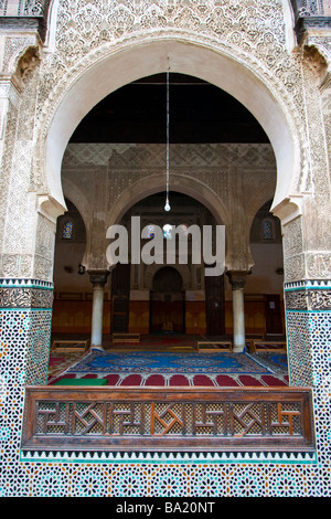 L'intérieur de la Medersa Bou Inania de Fès Maroc Banque D'Images