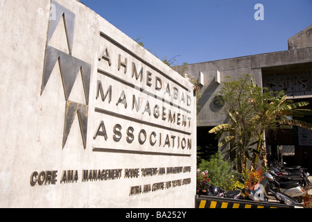 L'entrée de l'Association de gestion d'Ahmedabad à Ahmedabad, Gujarat. Banque D'Images