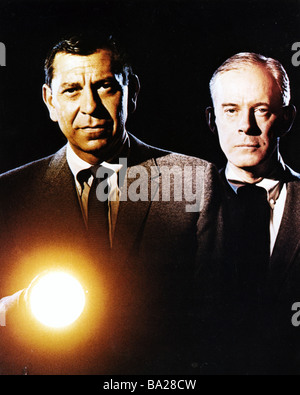 Années 1950 DRAGNET s/60s US police TV série avec Jack Webb comme le Sergent Joe Friday à gauche et Ben Alexander Banque D'Images