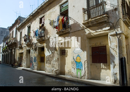 CUBA La Havane un graffiti sur un mur de la maison dans une rue de la vieille Havane Mars 2009 Banque D'Images