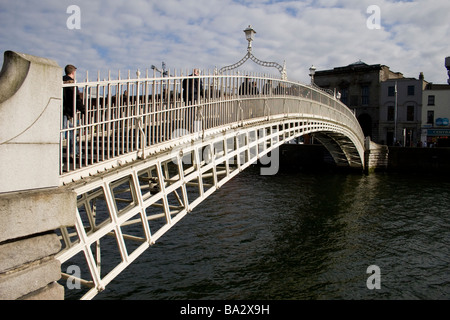 Liffey 'Ha'penny Bridge' Dublin Ireland Banque D'Images