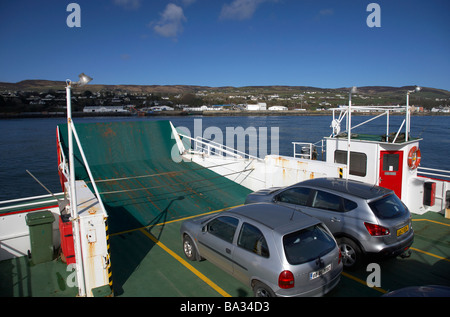 À bord de véhicules la Foyle Venture petite voiture et de passagers reliant Magilligan, dans le comté de Derry Londonderry en Irlande du Nord Banque D'Images