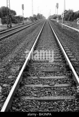 Années 70, photo en noir et blanc, le trafic ferroviaire, les voies ferroviaires, la Ruhr, Rhénanie du Nord-Westphalie Banque D'Images