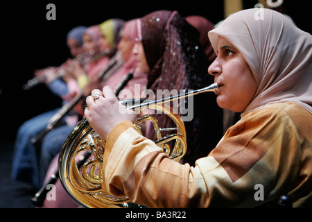 Al Nour Wal Amal Lumière et d'espoir est l'orchestre égyptien de femmes aveugles Banque D'Images