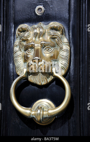 Lion laiton heurtoir, Park Street, Windsor, Berkshire, Angleterre, Royaume-Uni Banque D'Images