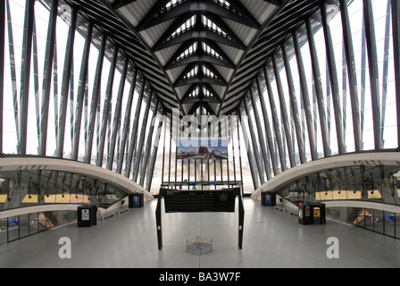 La gare TGV de l'aéroport Saint-Exupéry de Lyon Satolas France Banque D'Images