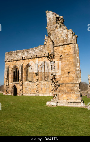 Tombeau antique et bâtiments de l'abbaye des Prémontrés de Saint Jean le Baptiste au Egglestone. Barnard Castle - Durham Co. Banque D'Images