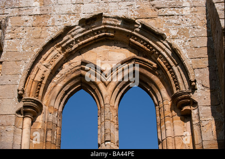 Tombeau antique et bâtiments de l'abbaye des Prémontrés de Saint Jean le Baptiste au Egglestone. Barnard Castle - Durham Co. Banque D'Images