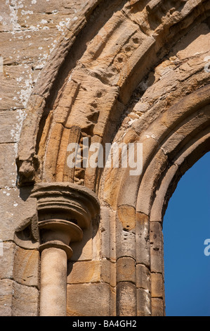 Tombeau antique et bâtiments de l'abbaye des Prémontrés de Saint Jean le Baptiste au Egglestone. Barnard Castle - Durham Co. Banque D'Images