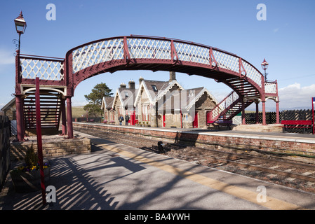 Kirkby Stephen East Eden Valley Cumbria England UK Ancienne gare et passerelle sur s'installer à Carlisle railway line Banque D'Images