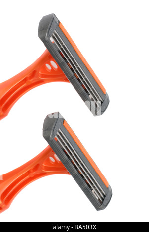 Le rasage rasoir jetable la machine-outil isolé sur fond blanc Banque D'Images