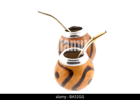 Couple de tasses mate sur un fond blanc Banque D'Images