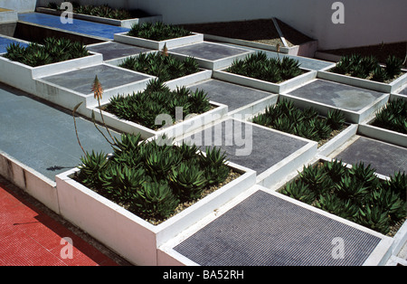 Le jardin cubiste avec parterres carrés à la Villa de Noailles (1924), Hyères, Var, Provence, France Banque D'Images