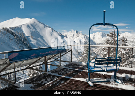 Highland et pyramide de pics de pont de patrouille de ski sur pic Loge, Aspen Highlands Ski Area, Aspen, Colorado. Banque D'Images