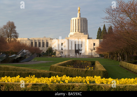 Capitale Salem Oregon State Capitol Skyline jonquilles Centre Gouvernement Bâtiment architecture Banque D'Images