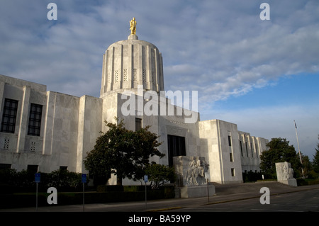 Capitale Salem Oregon State Capitol Skyline jonquilles Centre Gouvernement Bâtiment architecture chris boswell christopher gtr usa u Banque D'Images