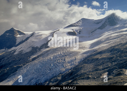 Schlaten glacier sur la montagne Grossvenediger en vue de Neue Prager cabane dans l'Est du Parc National Hohe Tauern Autriche Tirol Banque D'Images