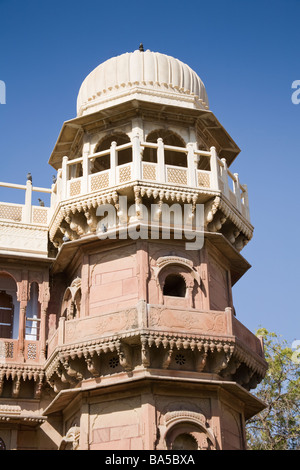 Détail de la tour, Shri Ratan Raj Mandir Bihari Temple, Bikaner, Rajasthan, India Banque D'Images