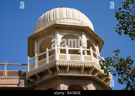 Détail de la tour, Shri Ratan Raj Mandir Bihari Temple, Bikaner, Rajasthan, India Banque D'Images