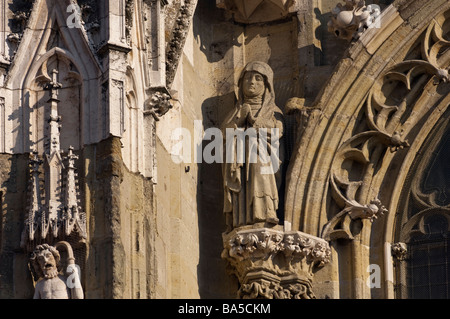 Chimere gargouille dôme Dom Regensburg cathédrale gothique St Pierre Eglise Catholique Romaine paradis enfer animal mort figure de pierre dom Banque D'Images