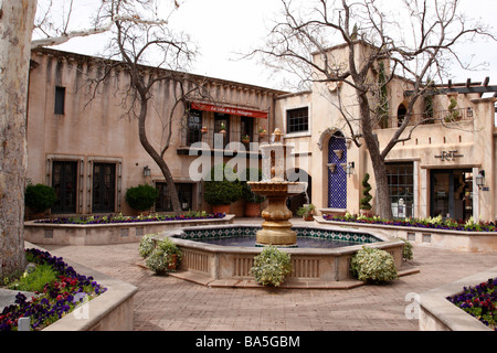 Patio del norte dans tlaquepaque arts un village artisanal et façonnées après un village traditionnel mexicain sedona arizona usa Banque D'Images