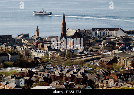 Ferry Caledonian MacBrayne RO-RO au départ de Largs, Ayrshire, pour l'île d'Arran, en Écosse Banque D'Images