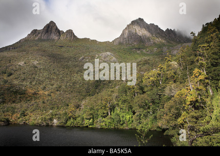 Au-dessus de montagnes berceau Dove Lake, New Caledonia Banque D'Images