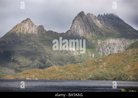 Au-dessus de montagnes berceau Dove Lake, New Caledonia Banque D'Images